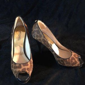 Michael Kors Size 7.5 Peep Toe Animal Print